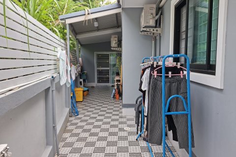 House in Nakhon Ratchasima, Thailand 5 bedrooms № 152787 - photo 6