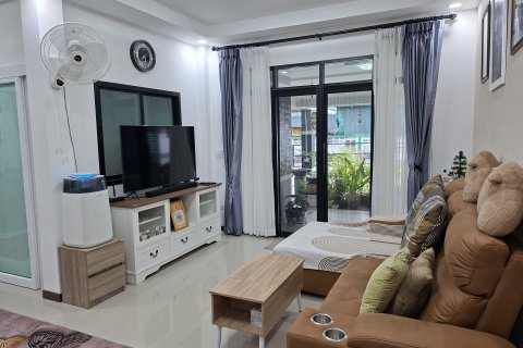 House in Nakhon Ratchasima, Thailand 5 bedrooms № 152787 - photo 14