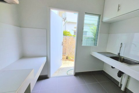 House in Ayutthaya, Thailand 3 bedrooms № 152788 - photo 8