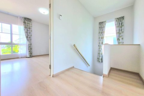 House in Ayutthaya, Thailand 3 bedrooms № 152788 - photo 11