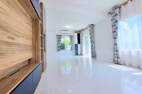 House in Ayutthaya, Thailand 3 bedrooms № 152788 - photo 16