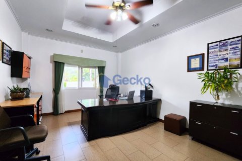 House in Pattaya, Thailand 4 bedrooms № 196157 - photo 27