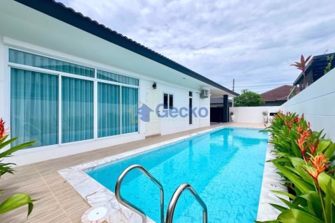 House in Pattaya, Thailand 3 bedrooms № 196160