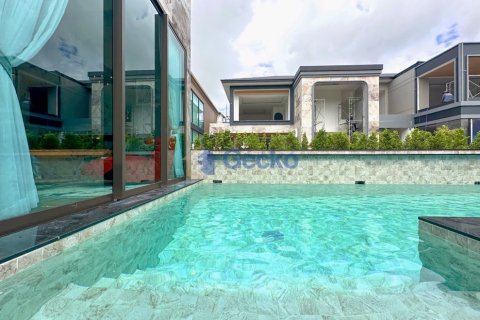 House in Pattaya, Thailand 3 bedrooms № 196158 - photo 19