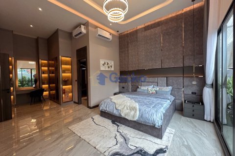 House in Pattaya, Thailand 3 bedrooms № 196158 - photo 25