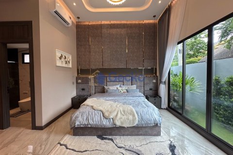 House in Pattaya, Thailand 3 bedrooms № 196158 - photo 24