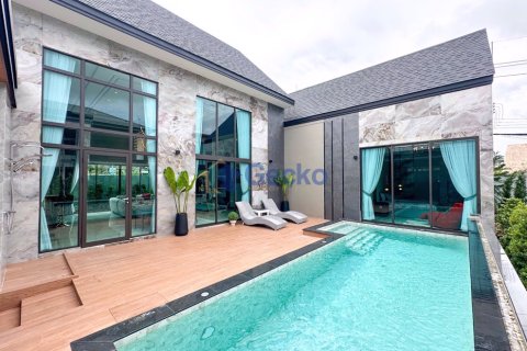 House in Pattaya, Thailand 3 bedrooms № 196158