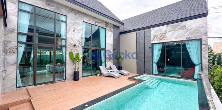 House in Pattaya, Thailand 3 bedrooms № 196158