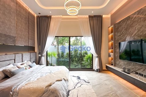 House in Pattaya, Thailand 3 bedrooms № 196158 - photo 28