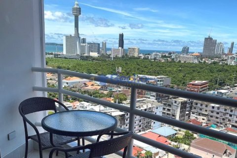 Condo in Pattaya, Thailand, 2 bedrooms  № 196156