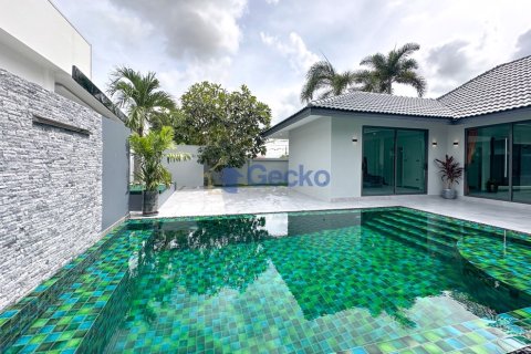House in Pattaya, Thailand 3 bedrooms № 196159