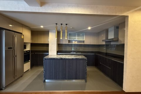 Condo à Sathon, Bangkok, Thaïlande, 3 chambres  № 201259 - photo 4