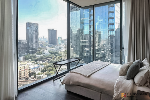 Condo in Bangkok, Thailand, 3 bedrooms  № 184578 - photo 1