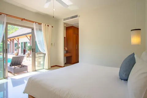 Villa in Phuket, Thailand 3 bedrooms № 167744 - photo 18