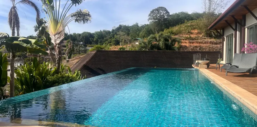 Villa in Phuket, Thailand 3 bedrooms № 167744
