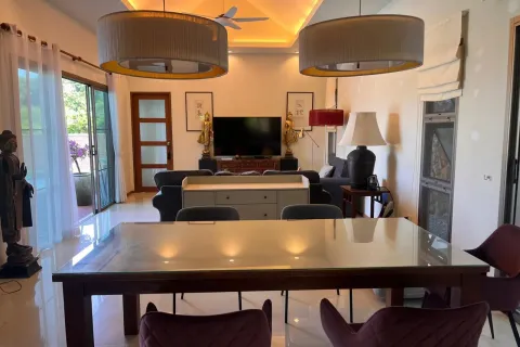 Villa in Phuket, Thailand 3 bedrooms № 167744 - photo 3