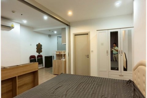 Студия в кондо в Банг Раке, Бангкок, Таиланд № 167742 - фото 2