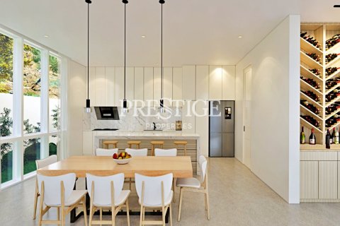 House in Pattaya, Thailand 5 bedrooms № 198318 - photo 7