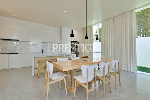 House in Pattaya, Thailand 5 bedrooms № 198318 - photo 8