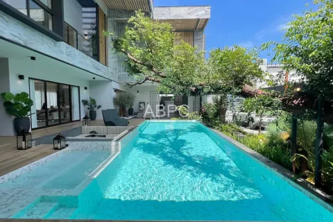 Casa de 5 dormitorios en Pattaya, Tailandia № 212106 - foto 17