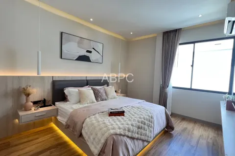 Casa de 5 dormitorios en Pattaya, Tailandia № 212106 - foto 4