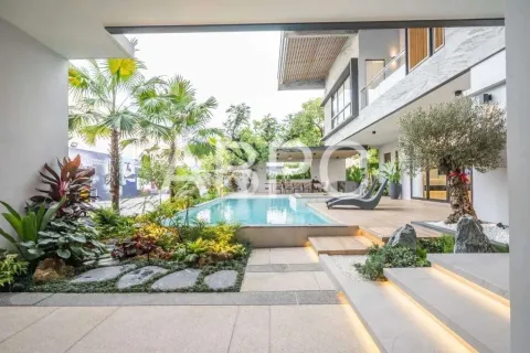 Casa de 5 dormitorios en Pattaya, Tailandia № 212106 - foto 6