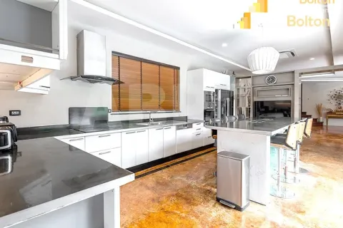 Casa de 4 dormitorios en Pattaya, Tailandia № 212105 - foto 6