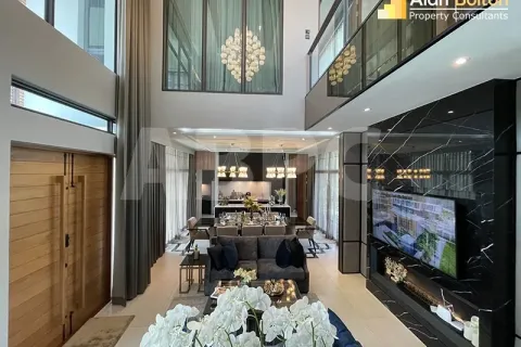Casa de 4 dormitorios en Pattaya, Tailandia № 212103 - foto 4
