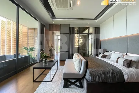 Casa de 4 dormitorios en Pattaya, Tailandia № 212103 - foto 5