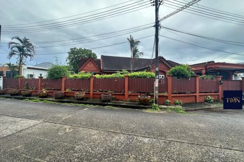 House in Phuket, Thailand 3 bedrooms № 145142 - photo 1