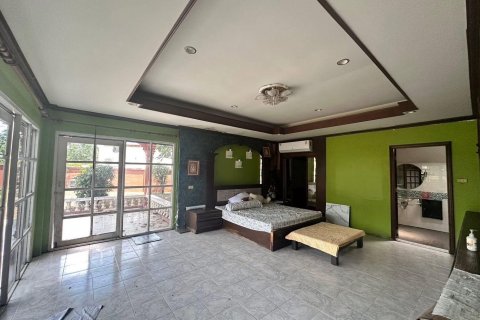 House in Phuket, Thailand 3 bedrooms № 145142 - photo 13