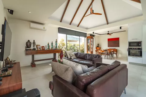 Villa in Phuket, Thailand 3 bedrooms № 145143 - photo 10