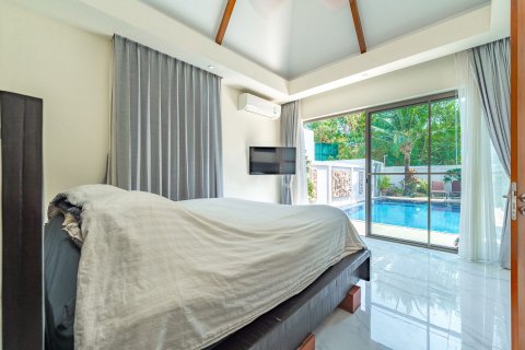 Villa in Phuket, Thailand 3 bedrooms № 145143 - photo 19