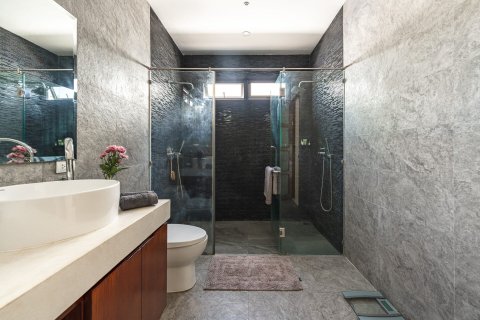 Villa in Phuket, Thailand 3 bedrooms № 145143 - photo 23