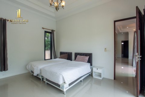 Villa in Hua Hin, Thailand 4 Schlafzimmer № 220510 - Foto 24