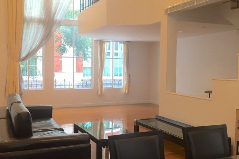 Maison à Watthana, Bangkok, Thaïlande 4 chambres № 220512