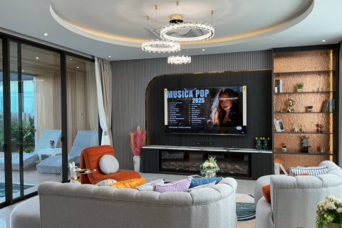 Villa in Bang Lamung, Thailand 5 bedrooms № 162431 - photo 6