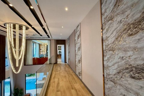 Villa in Bang Lamung, Thailand 5 bedrooms № 162431 - photo 10