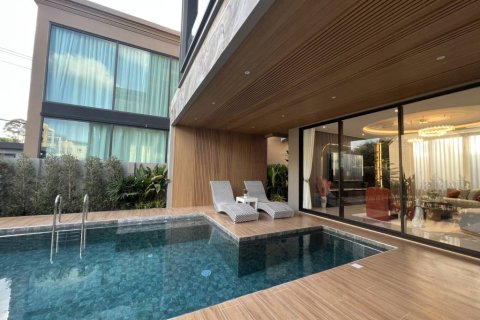 Villa in Bang Lamung, Thailand 5 bedrooms № 162431