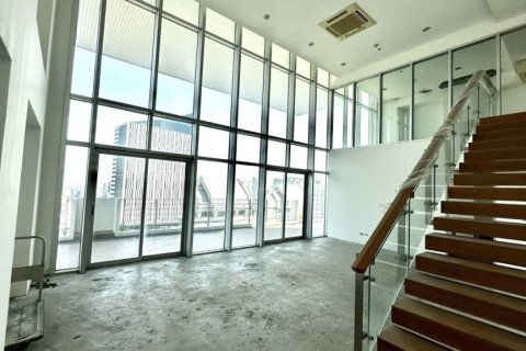 Duplex in Bang Kapi, Bangkok, Thailand 2 bedrooms № 162426