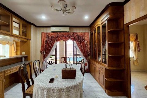 House in Pattaya, Thailand 5 bedrooms № 162429 - photo 4