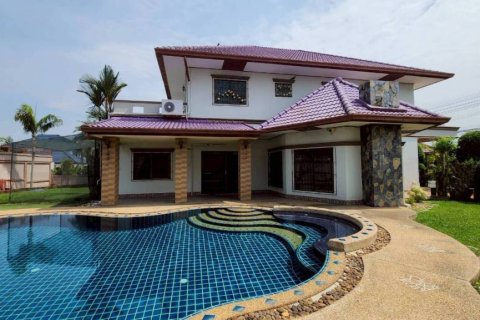 House in Pattaya, Thailand 5 bedrooms № 162429