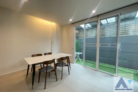 Reihenhaus in Khlong Toei, Bangkok, Thailand 4 Schlafzimmer № 215797 - Foto 4