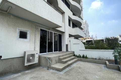 Condo in Watthana, Bangkok, Thailand, 4 bedrooms  № 201060 - photo 6