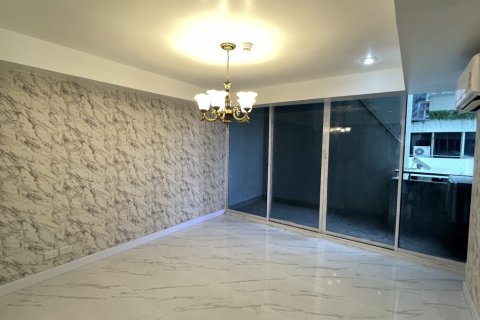 Condo in Watthana, Bangkok, Thailand, 4 bedrooms  № 201060 - photo 7