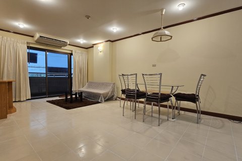 Condo à Khlong Toei, Bangkok, Thaïlande, 2 chambres № 201064 - photo 2