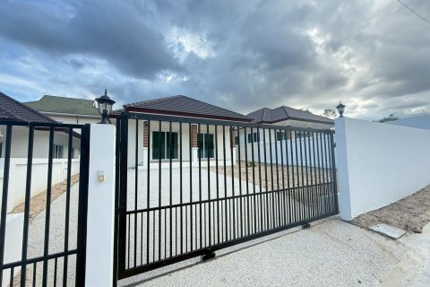 House in Hua Hin, Thailand 3 bedrooms № 144806 - photo 3