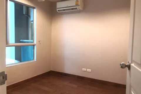 Condo in Huai Khwang, Bangkok, Thailand, 5 bedrooms № 156931 - photo 8