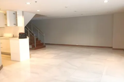 Condo in Huai Khwang, Bangkok, Thailand, 5 bedrooms № 156931 - photo 3