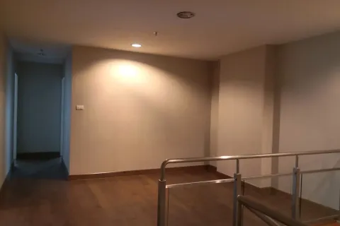 Condo in Huai Khwang, Bangkok, Thailand, 5 bedrooms № 156931 - photo 11